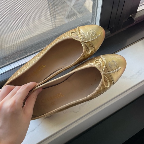 Gold Sequin Chanel Flats - Picture 2 of 9